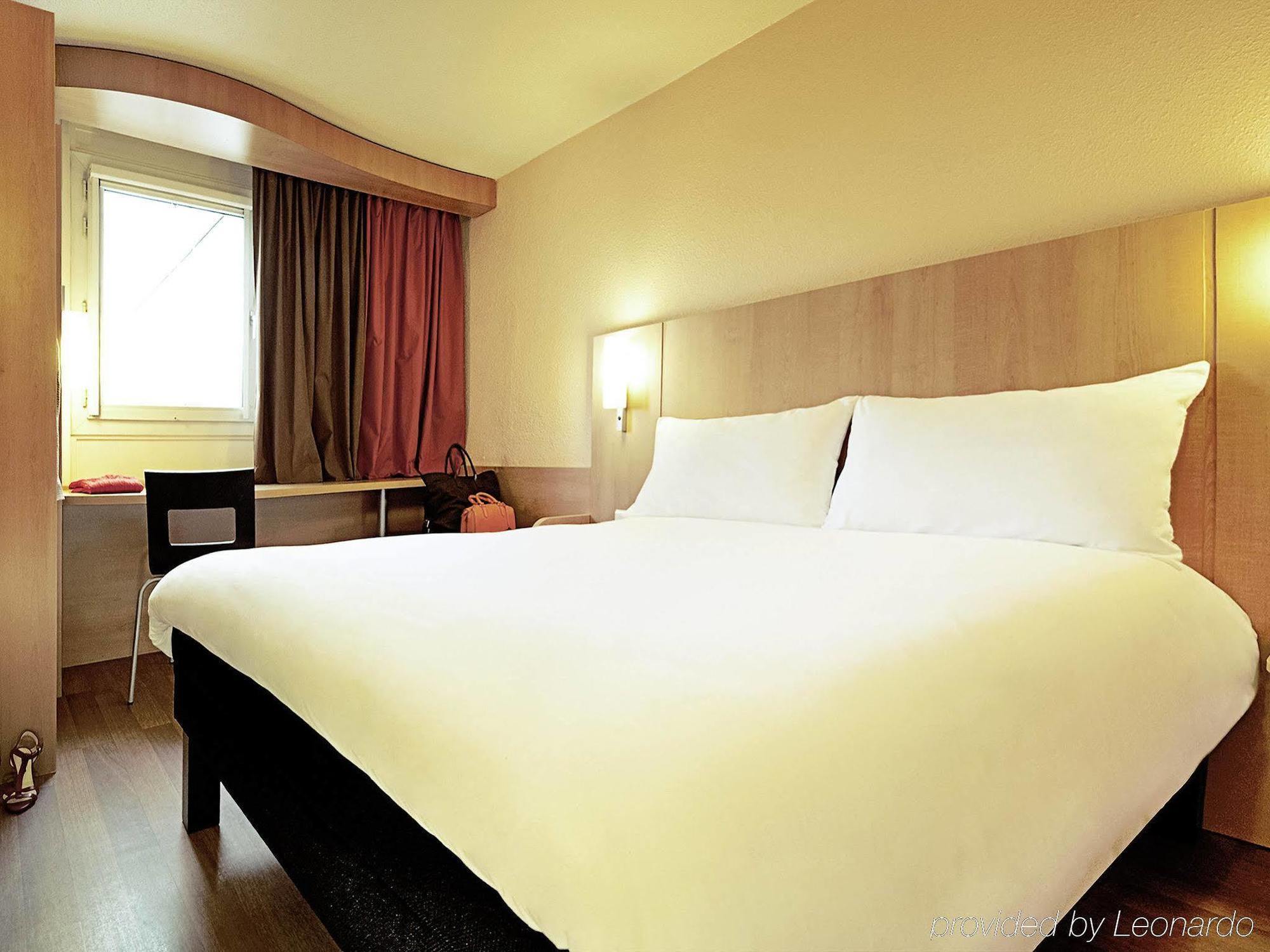 Ibis Lille Tourcoing Centre Hotel Exterior photo